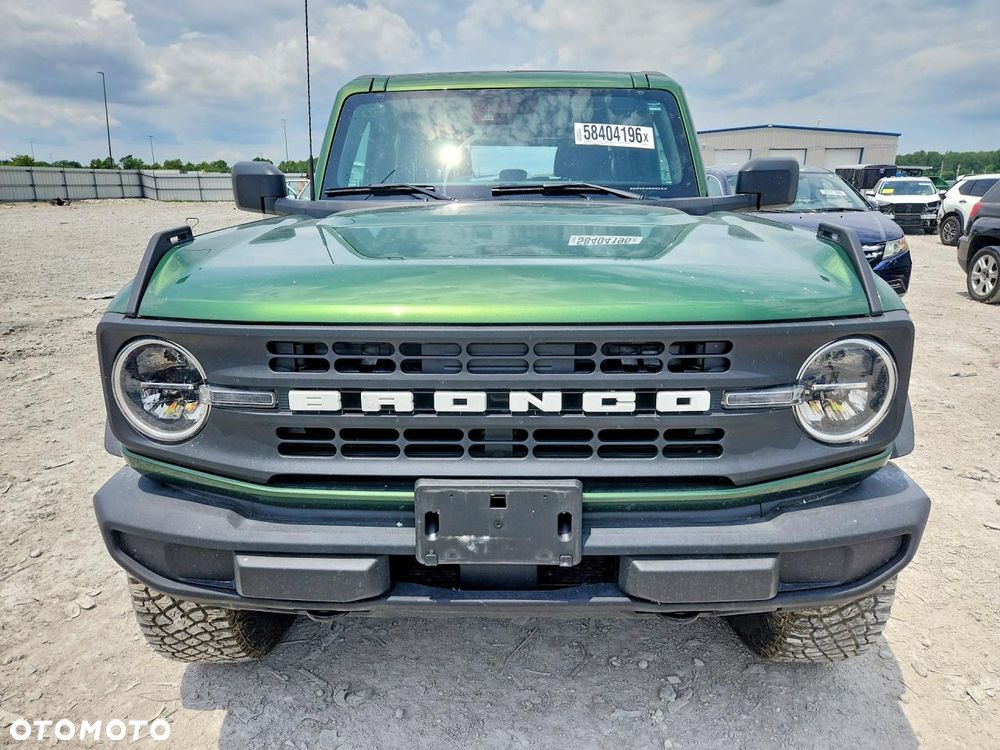 Ford Bronco - 6