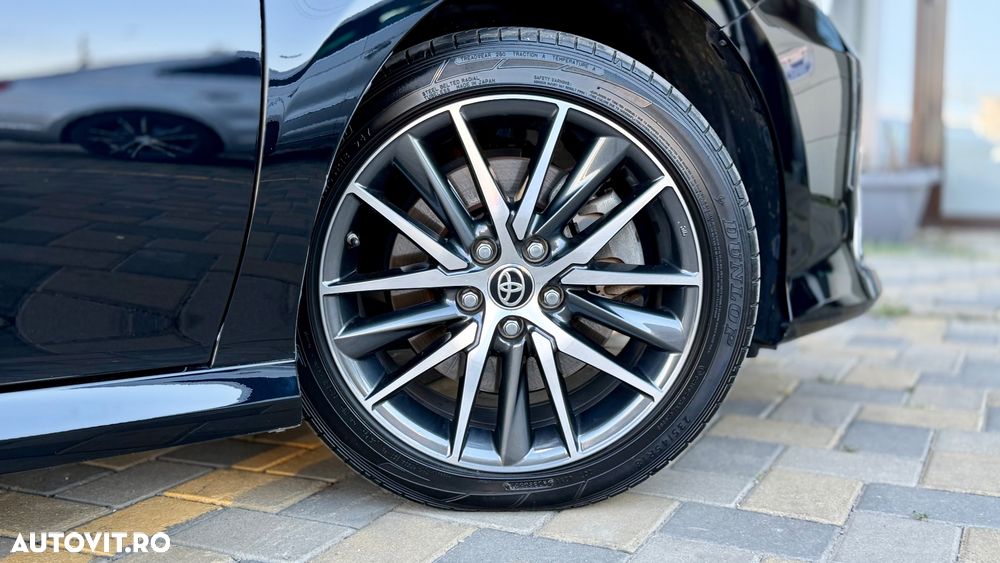 Toyota Camry 2.5 Exclusive - 24