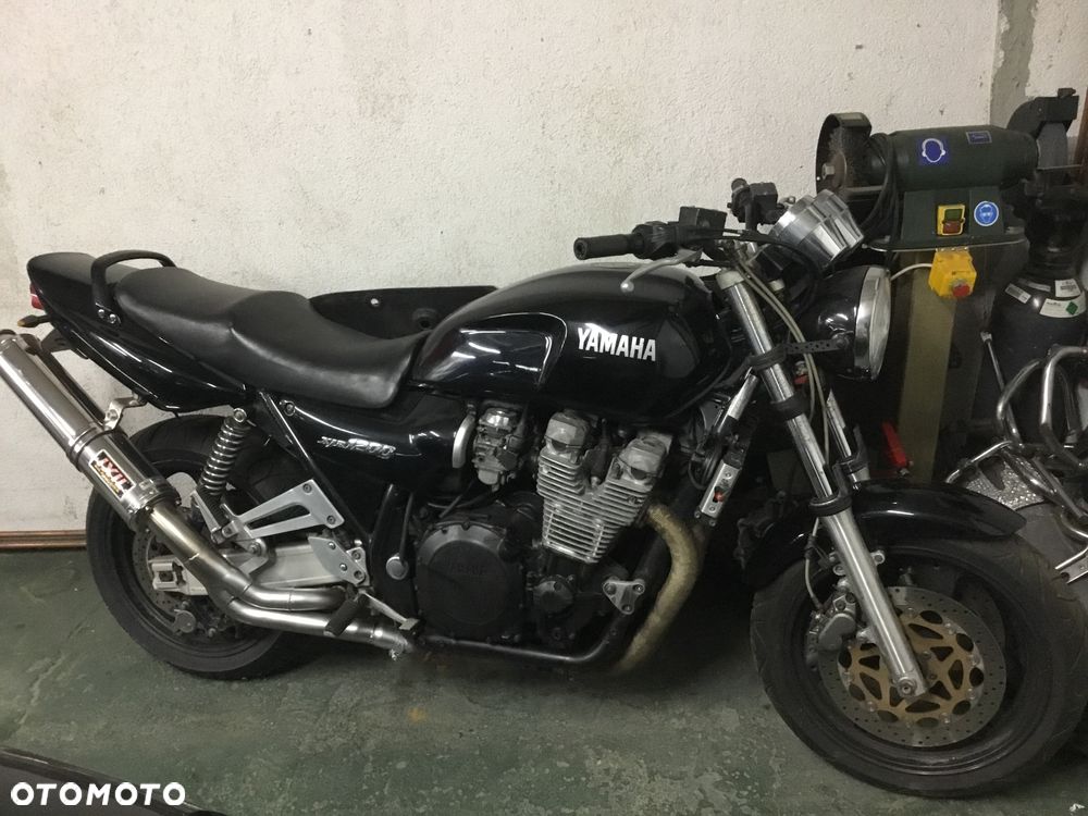 Yamaha XJR - 1