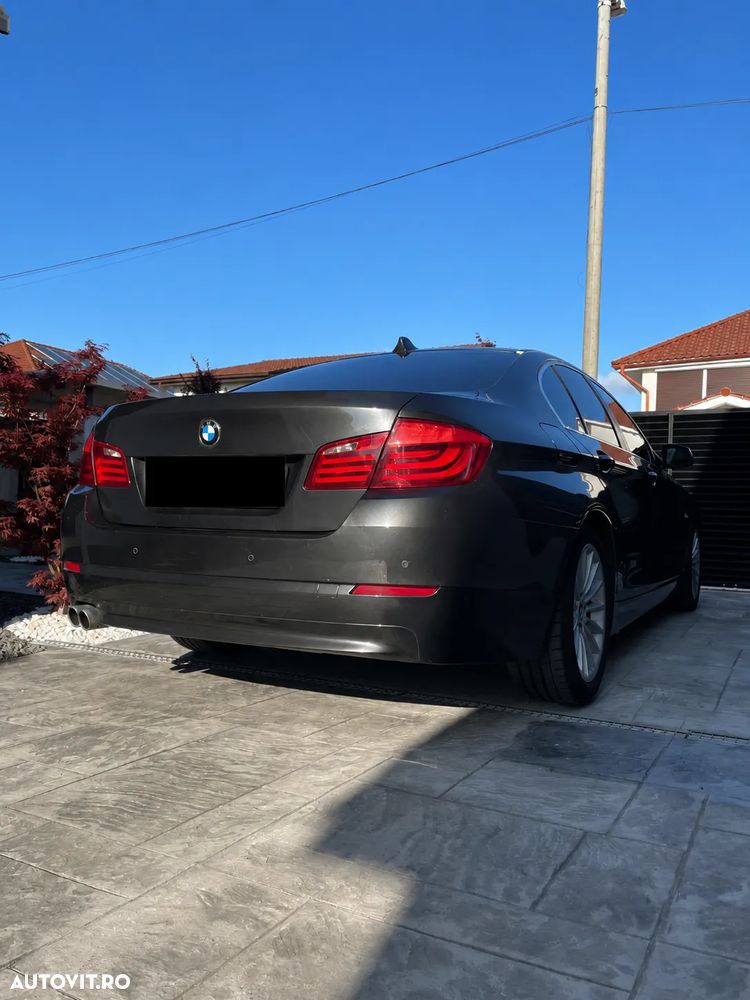 BMW Seria 5 520d Sport-Aut. - 2