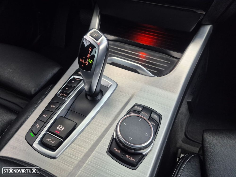 BMW X3 20 d xDrive xLine Auto — fotografia 16