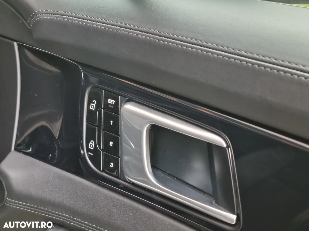 Porsche Panamera 4 E-Hybrid - 15