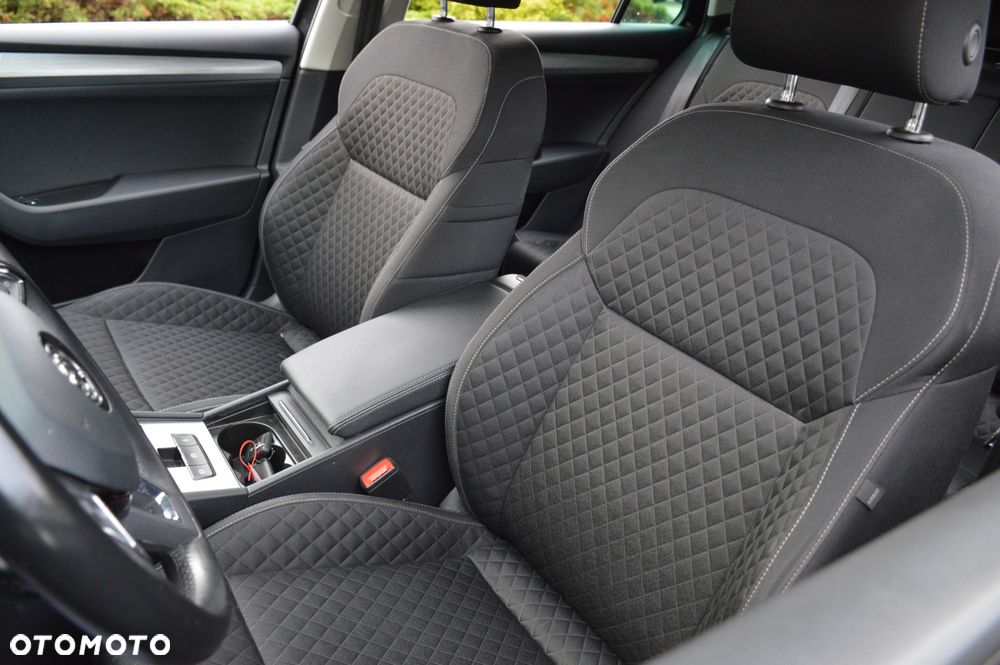 Skoda Superb 2.0 TDI SCR Sportline DSG - 27