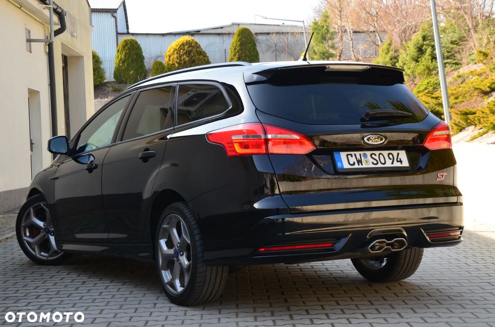 Ford Focus 2.0 TDCi ST mit Leder-Exclusiv-Paket - 4
