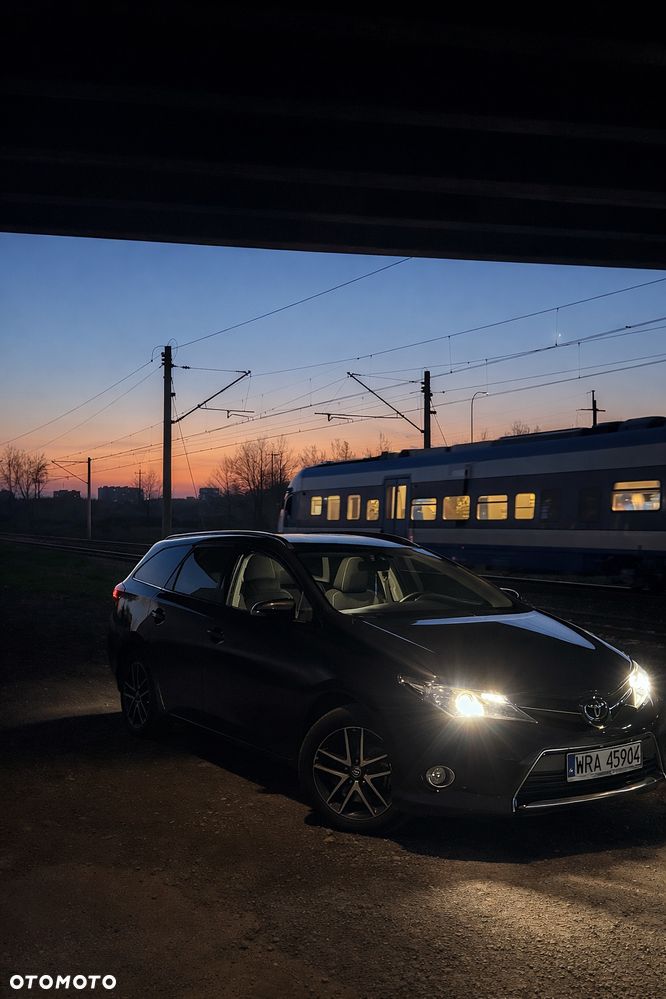 Toyota Auris 1.6 Premium Comfort - 23