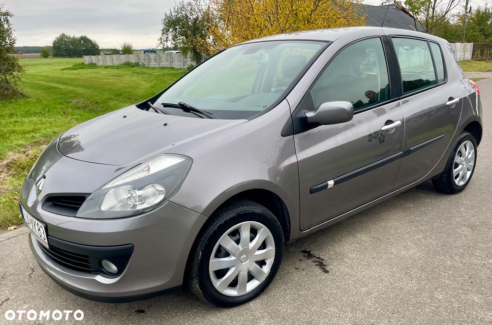 Renault Clio 1.2 16V Authentique - 10