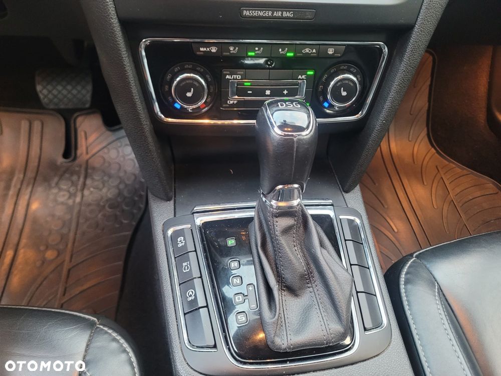 Skoda Superb 2.0 TDI Green tec DSG Elegance - 37