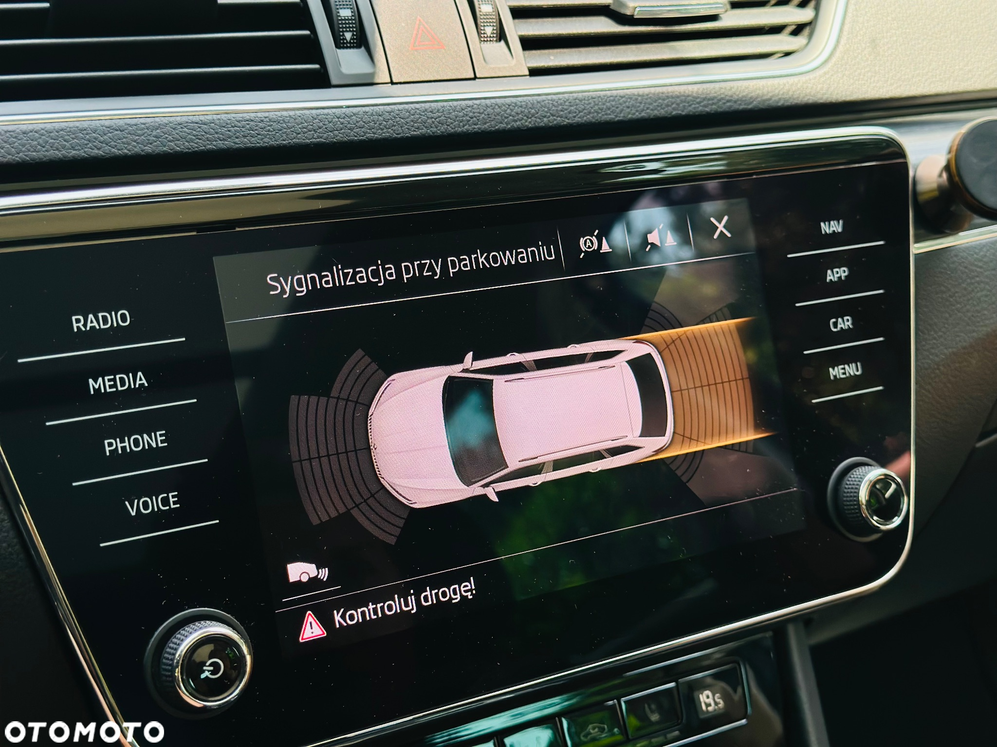 Skoda Superb 2.0 TDI DSG Premium Edition - 16