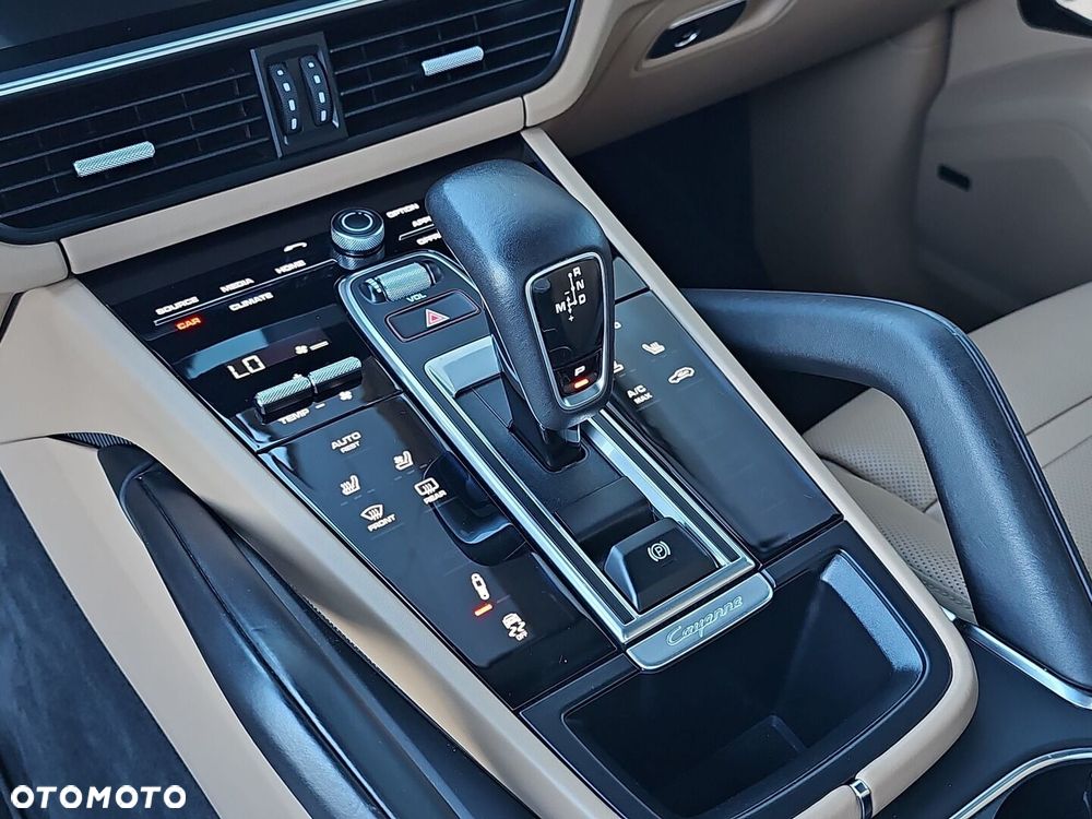 Porsche Cayenne - 19