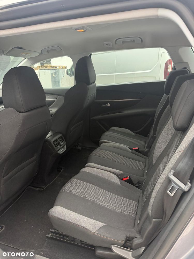 Peugeot 5008 1.5 BlueHDi Active S&S EAT8 - 21