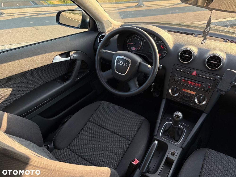 Audi A3 3-drzwiowe 1.6 Ambition - 20