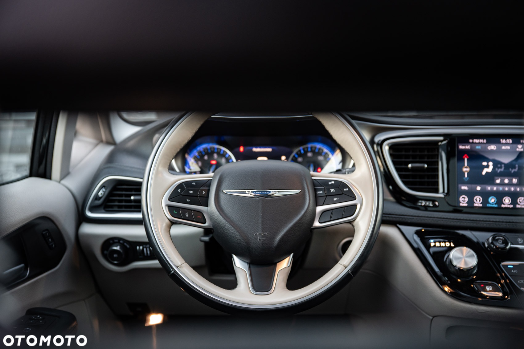 Chrysler Pacifica - 28