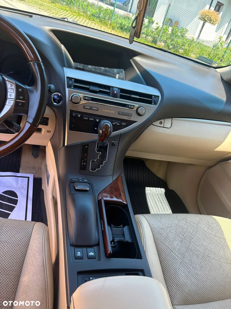 Lexus RX - 9