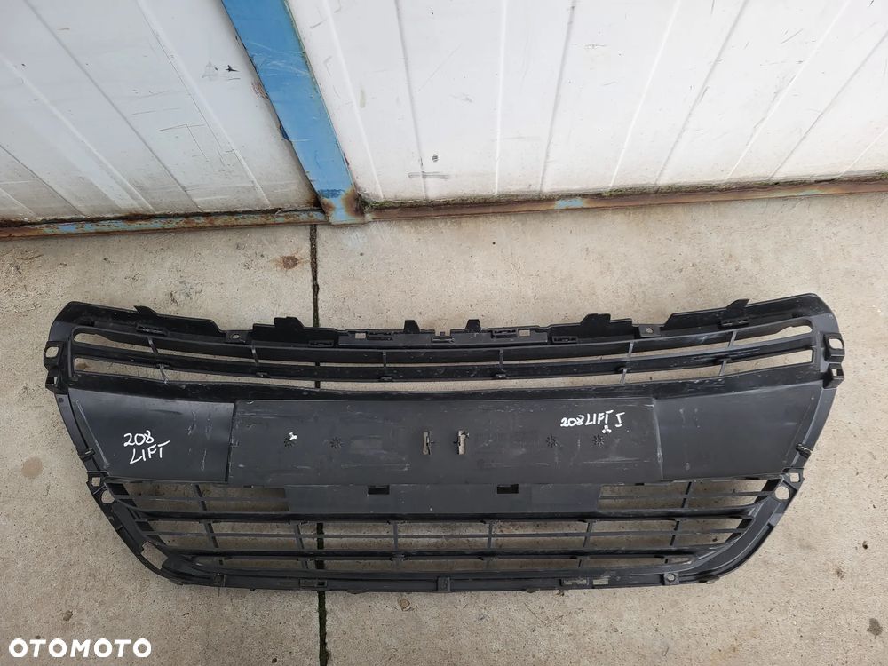 Atrapa grill zderzaka przedniego Peugeot 208 Lift - 8