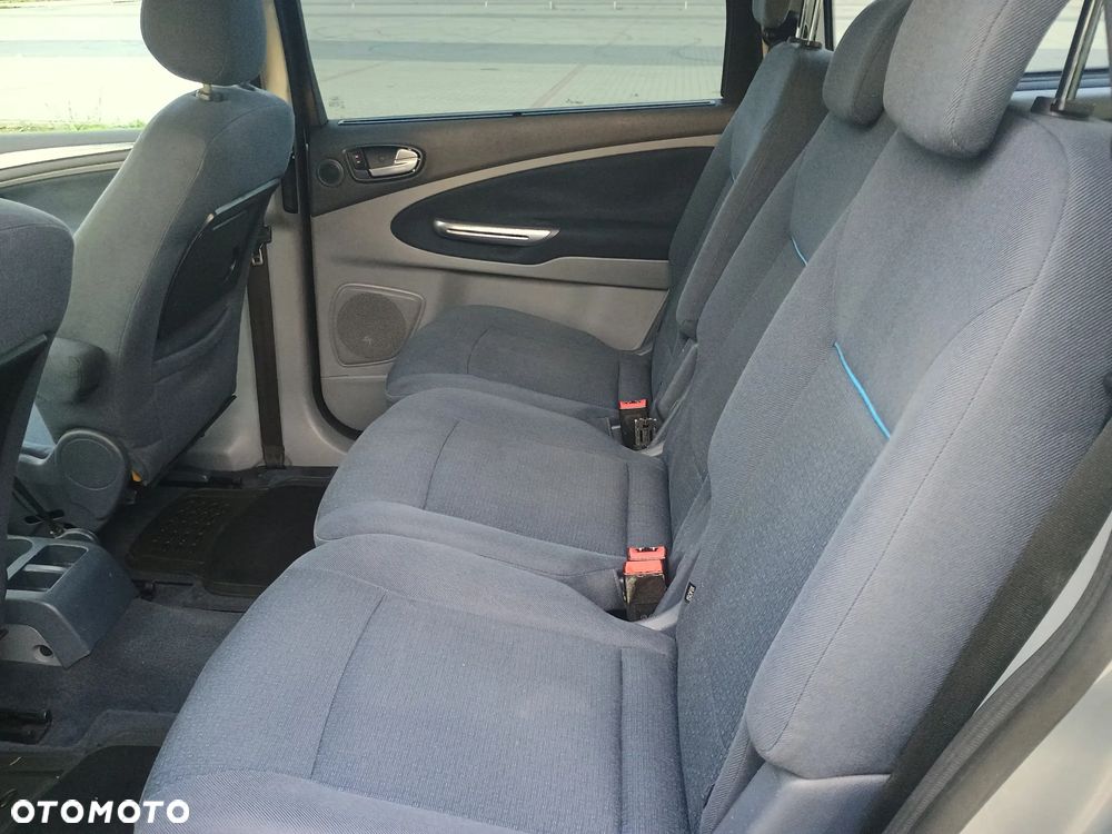 Ford Galaxy 1.8 TDCi Ambiente - 12
