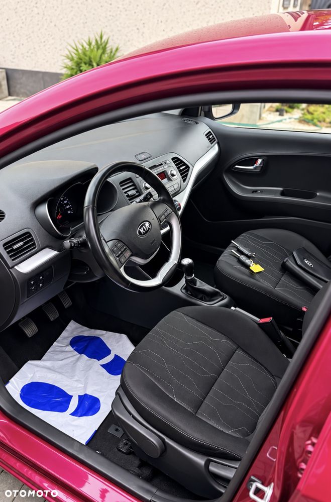 Kia Picanto 1.0 Fifa World Cup Edition - 11