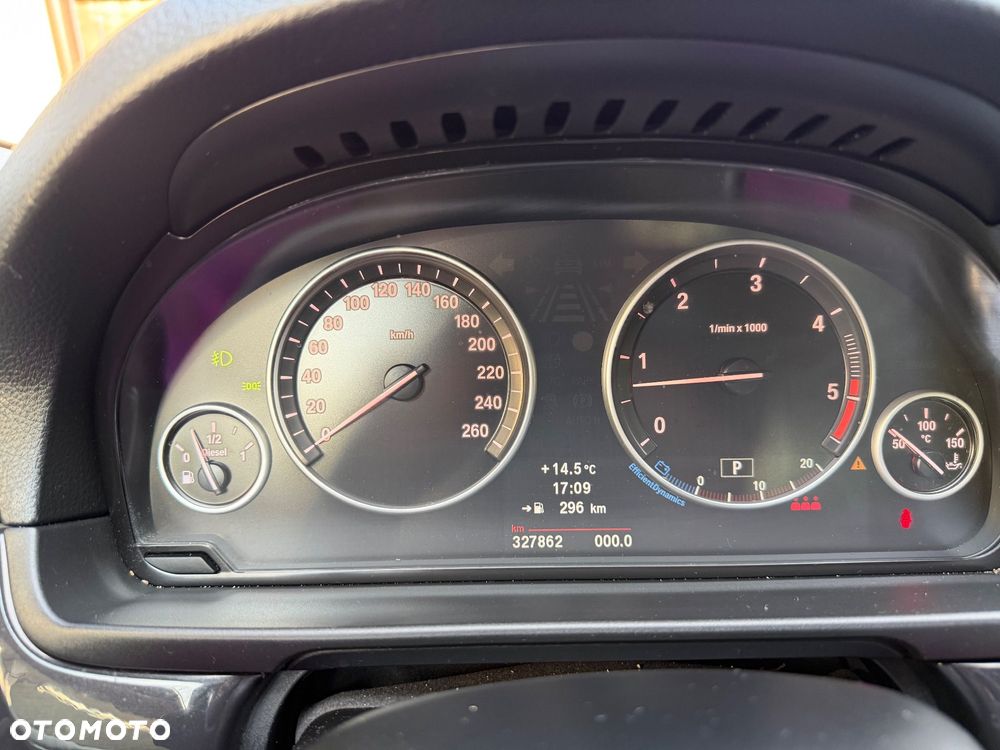 BMW Seria 5 530d xDrive Luxury Line - 17