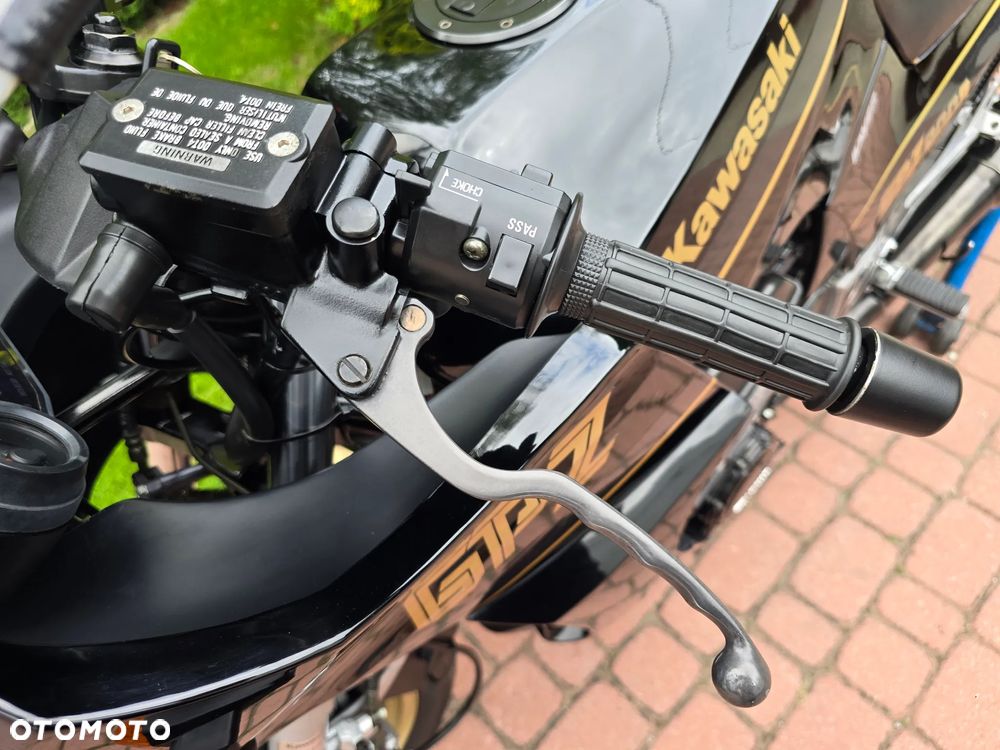 Kawasaki GPZ - 22