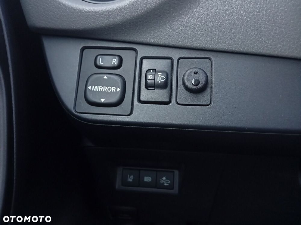Toyota Yaris - 18