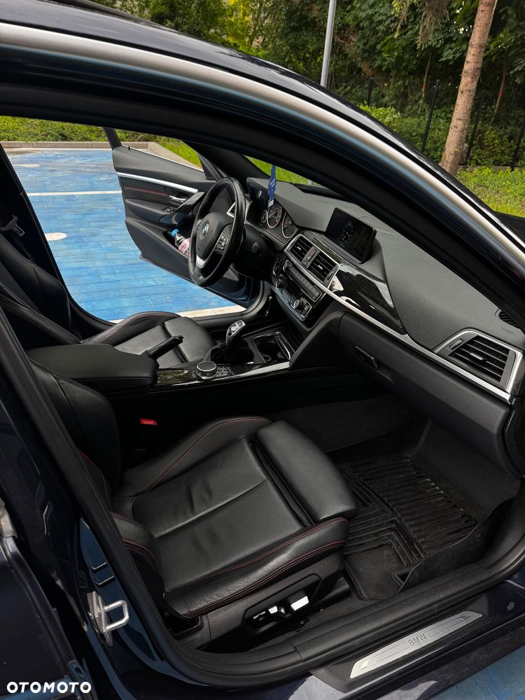 BMW Seria 3 330i xDrive Sport Line - 9