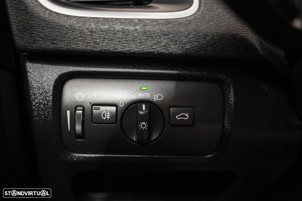 Volvo V40 2.0 D4 R-Design - 10