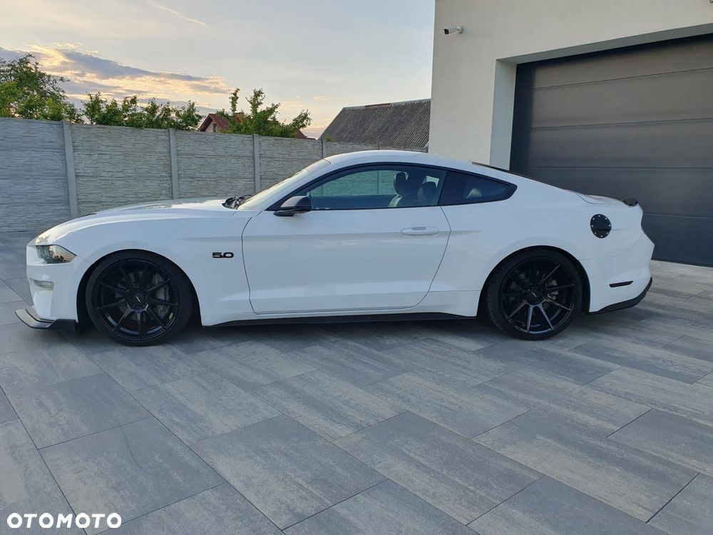 Ford Mustang - 1