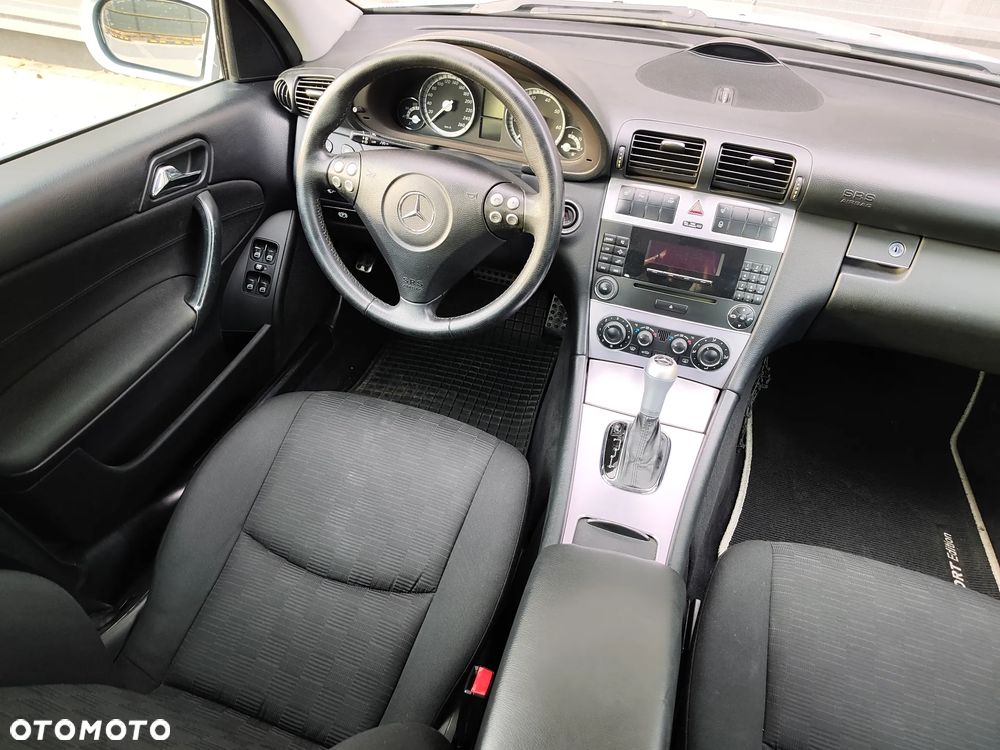 Mercedes-Benz Klasa C 180 Kompressor Automatik Avantgarde Sport Edition - 33