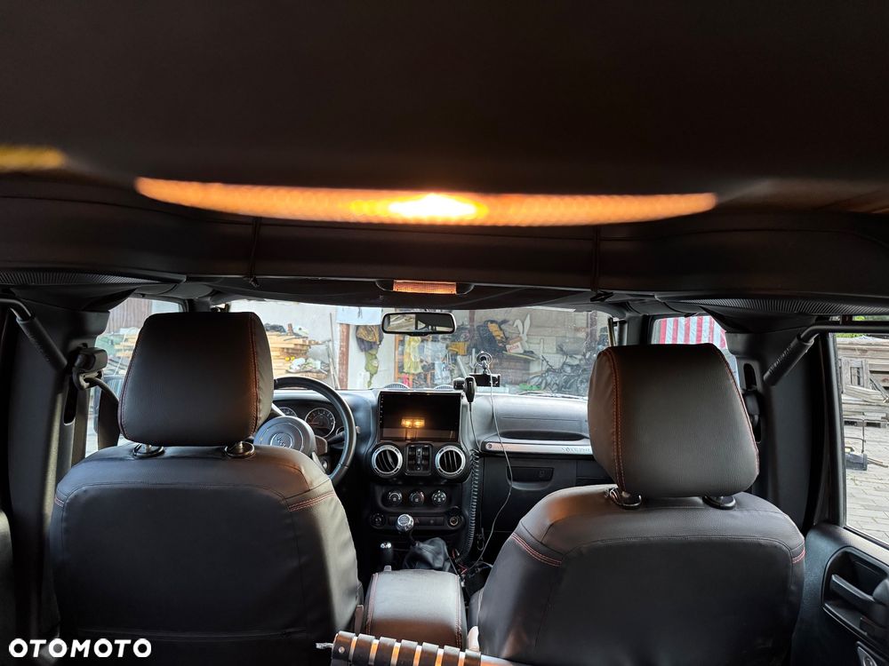 Jeep Wrangler - 9