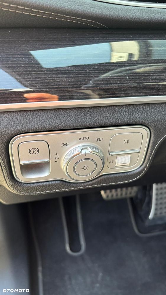 Mercedes-Benz GLS - 30