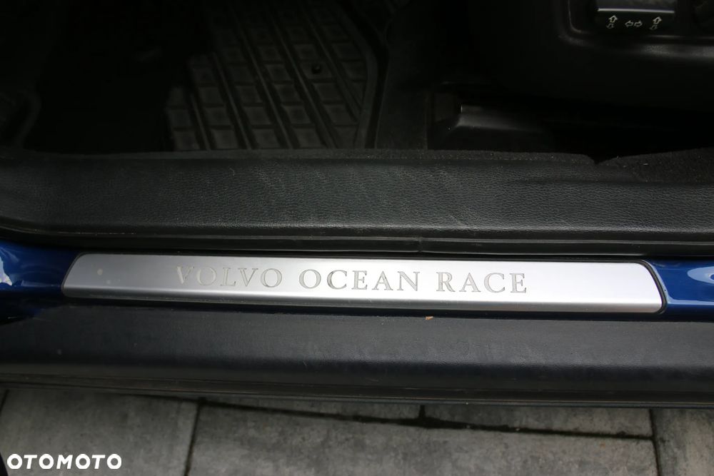 Volvo XC 70 2.4D5 AWD Ocean Race - 5