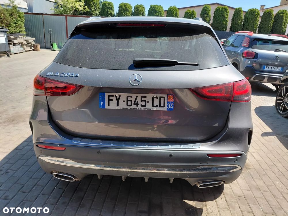Mercedes-Benz GLA - 6