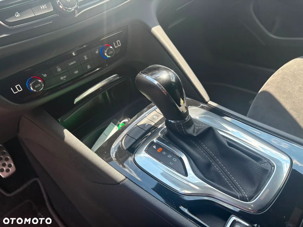 Opel Insignia - 15
