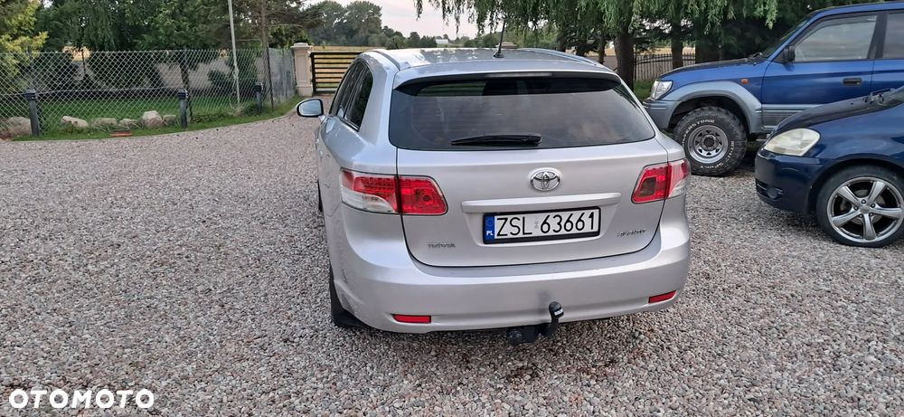 Toyota Avensis 1.8 Comfort - 5
