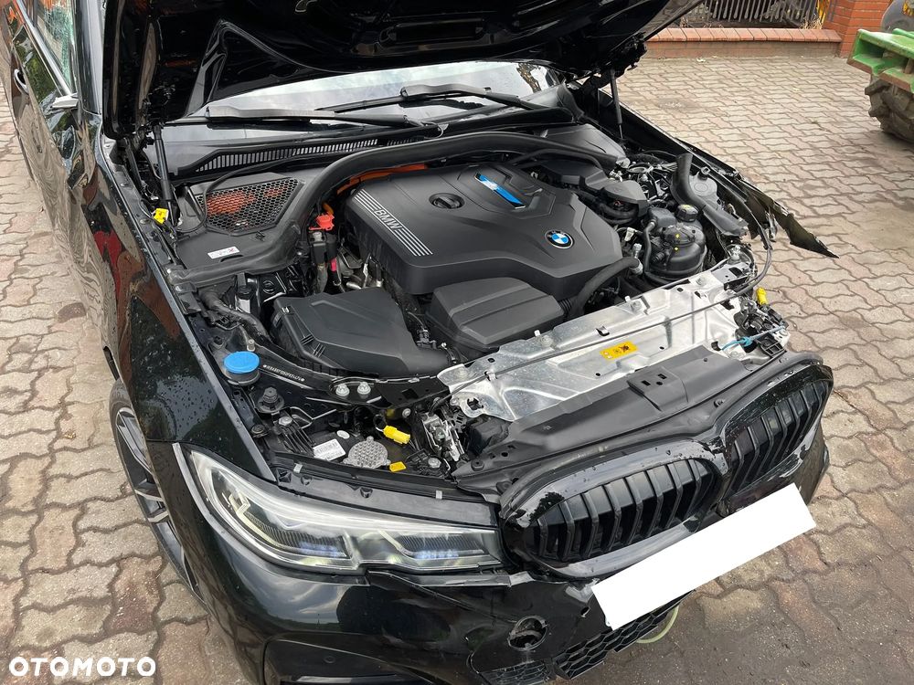 BMW Seria 3 330e M Sport sport - 37