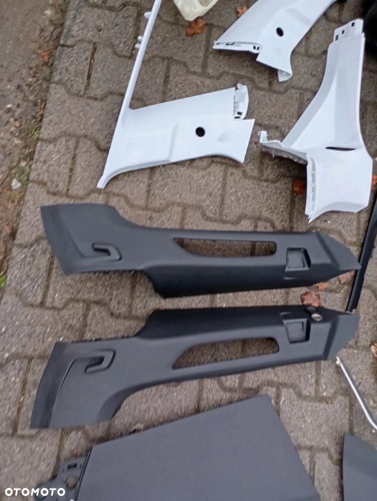 Plastiki Osłony Zaślepki Peugeot 5008 II - 2