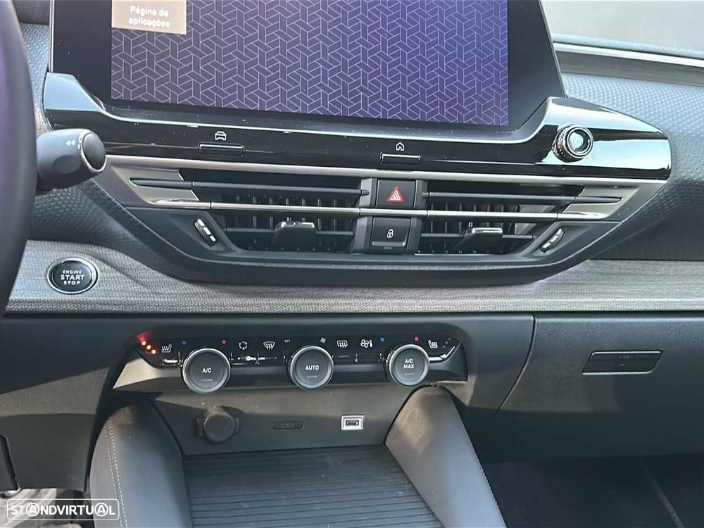 Citroën C5 X 1.6 Hybrid Shine e-EAT8 — fotografia 14