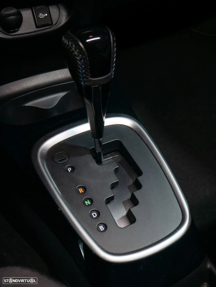 Toyota Yaris 1.5 HSD Square Collec.Blue - 19