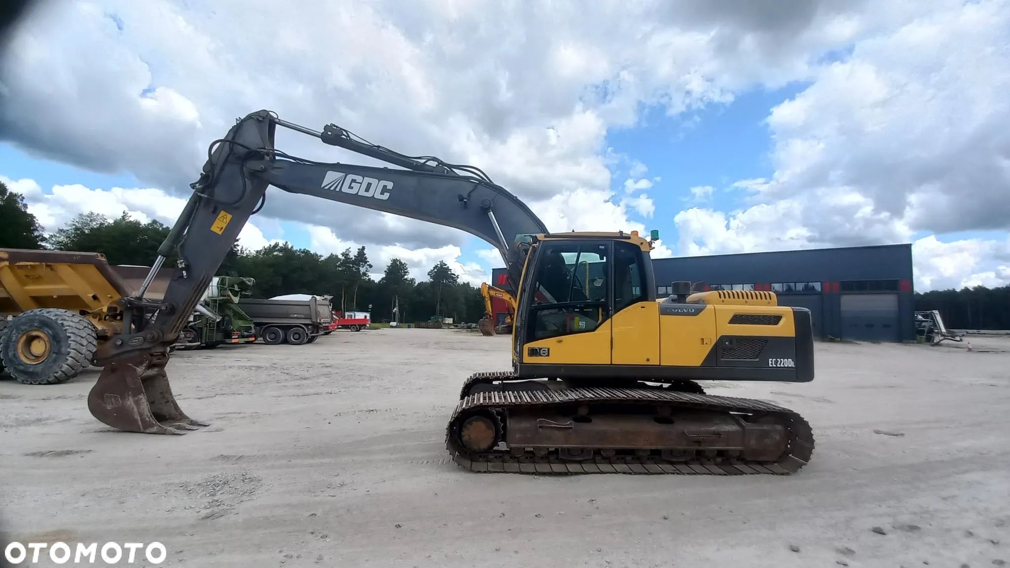 Volvo EC220DL - 1