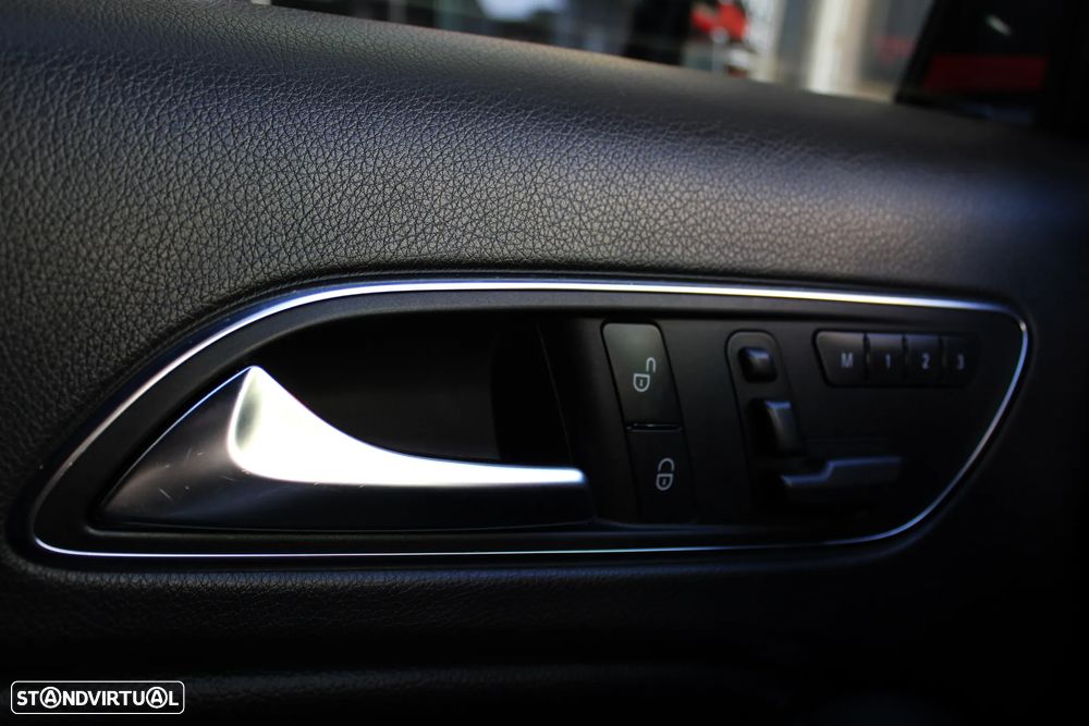 Mercedes-Benz A 45 AMG 4Matic Speedshift 7G-DCT - 46