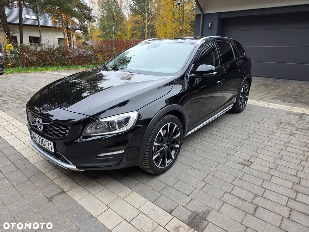 Volvo V60 Cross Country 2016 photo 2