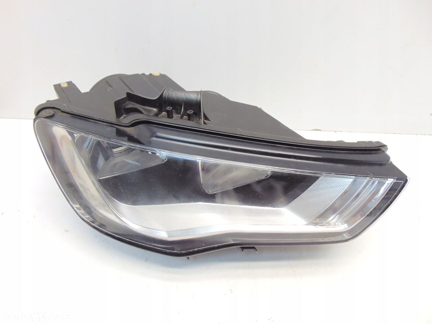 LAMPA PRAWY PRZÓD PRAWA PRZEDNIA AUDI A3 8V 12-16R 8V0941004A UK - 2