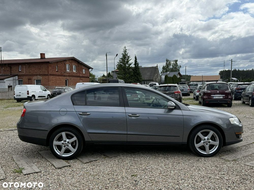 Volkswagen Passat - 14