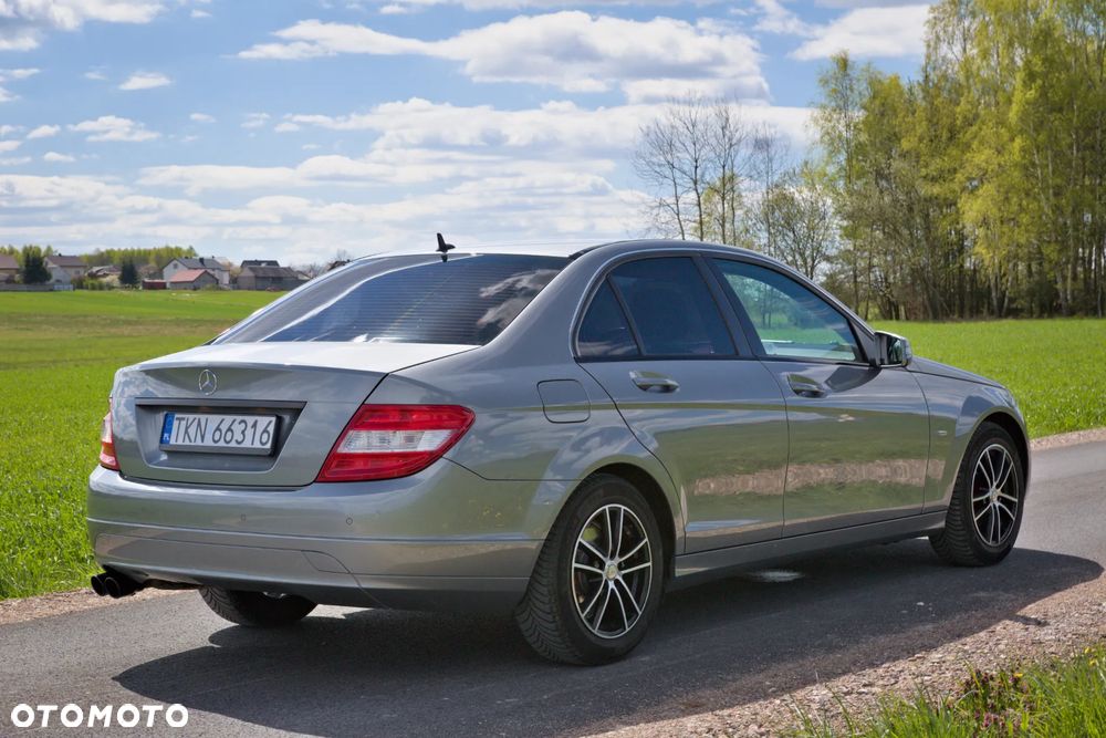 Mercedes-Benz Klasa C 180 CGI Automatik BlueEFFICIENCY - 11