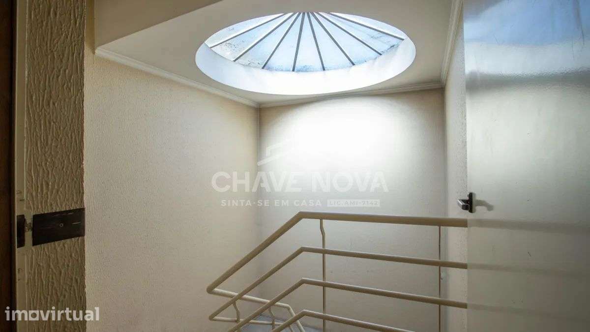 Excelente T2+1 no centro de Gaia com varanda e garagem - Grande imagem: 5/30