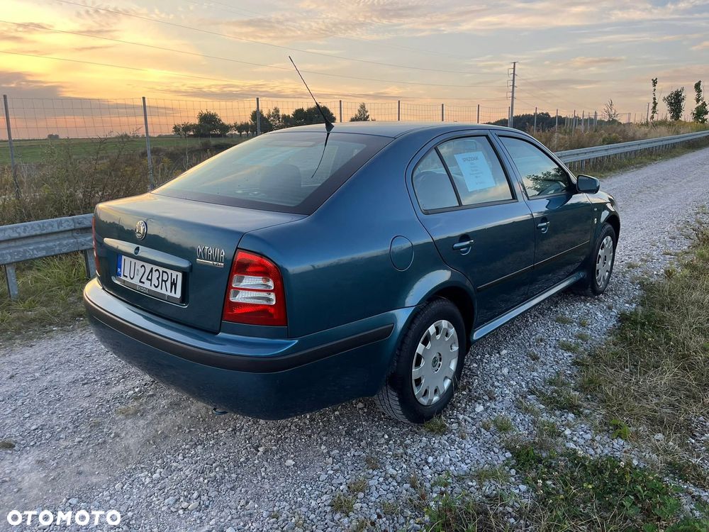 Skoda Octavia 1.6 Ambiente - 2