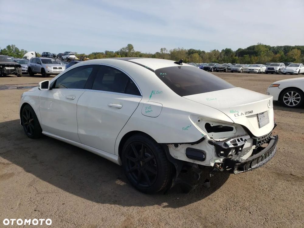 Mercedes-Benz CLA 250 4-Matic - 3
