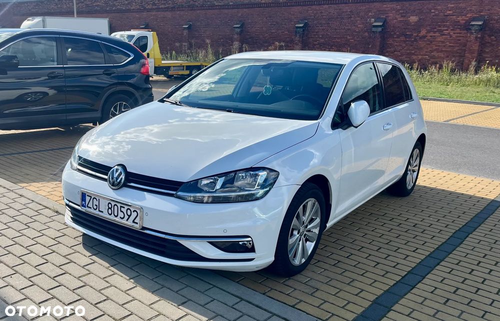 Volkswagen Golf - 2
