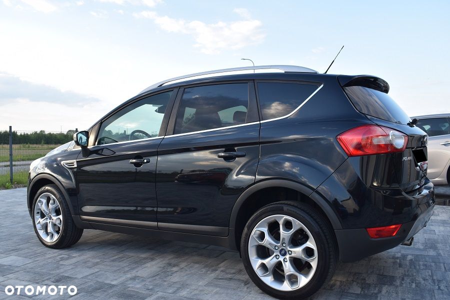 Ford Kuga 2.0 TDCi 2x4 Titanium - 4