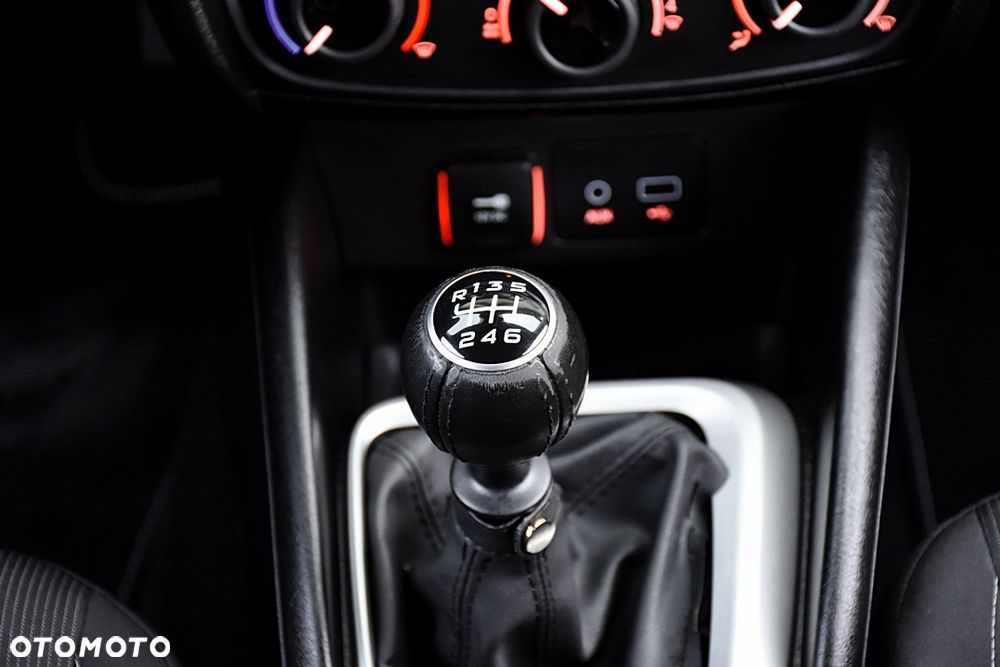 Fiat Tipo 1.4 T-Jet 16v Lounge - 35