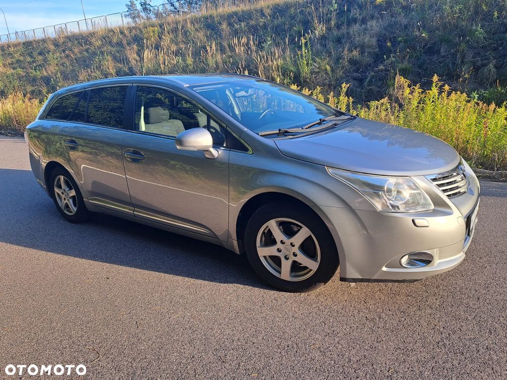 Toyota Avensis - 5